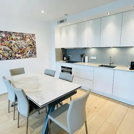 Apartmán Luxury 3 Bedrooms Flat In The Heart Of Gasperich Terrace And Parking-cd2 *