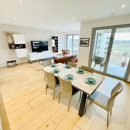 Luxury 3 Bedrooms Flat In The Heart Of Gasperich Terrace And Parking-cd2 Apartmán