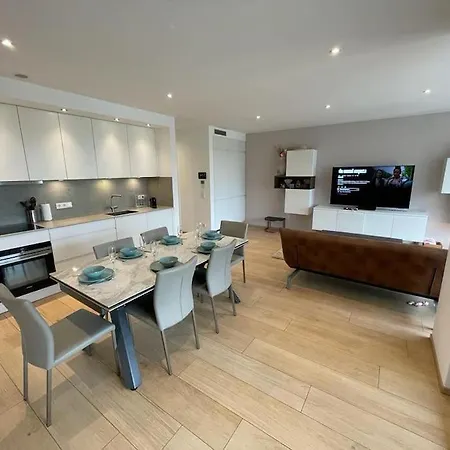 Luxury 3 Bedrooms Flat In The Heart Of Gasperich Terrace And Parking-cd2 Apartmán *